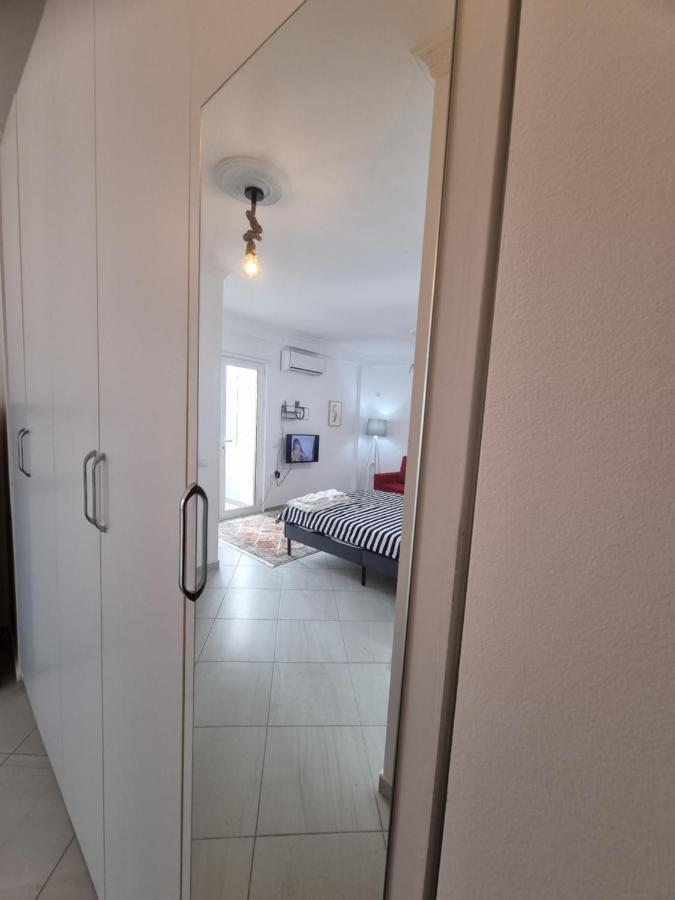 New Modern Studio In Central Tirana Apartment Luaran gambar