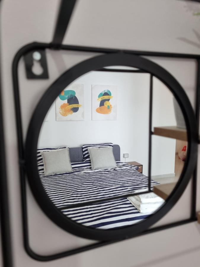 New Modern Studio In Central Tirana Apartment Luaran gambar